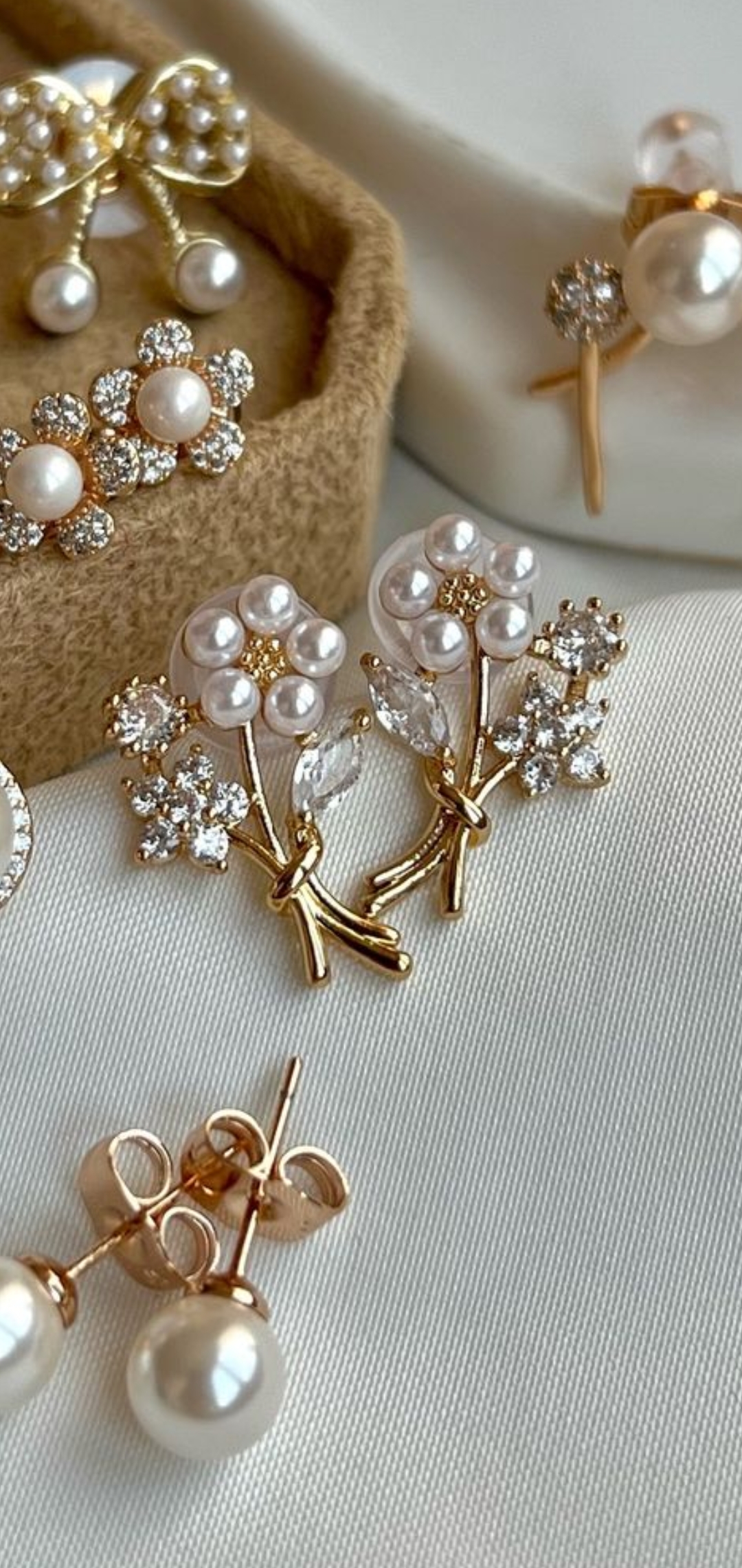 Brooches 
