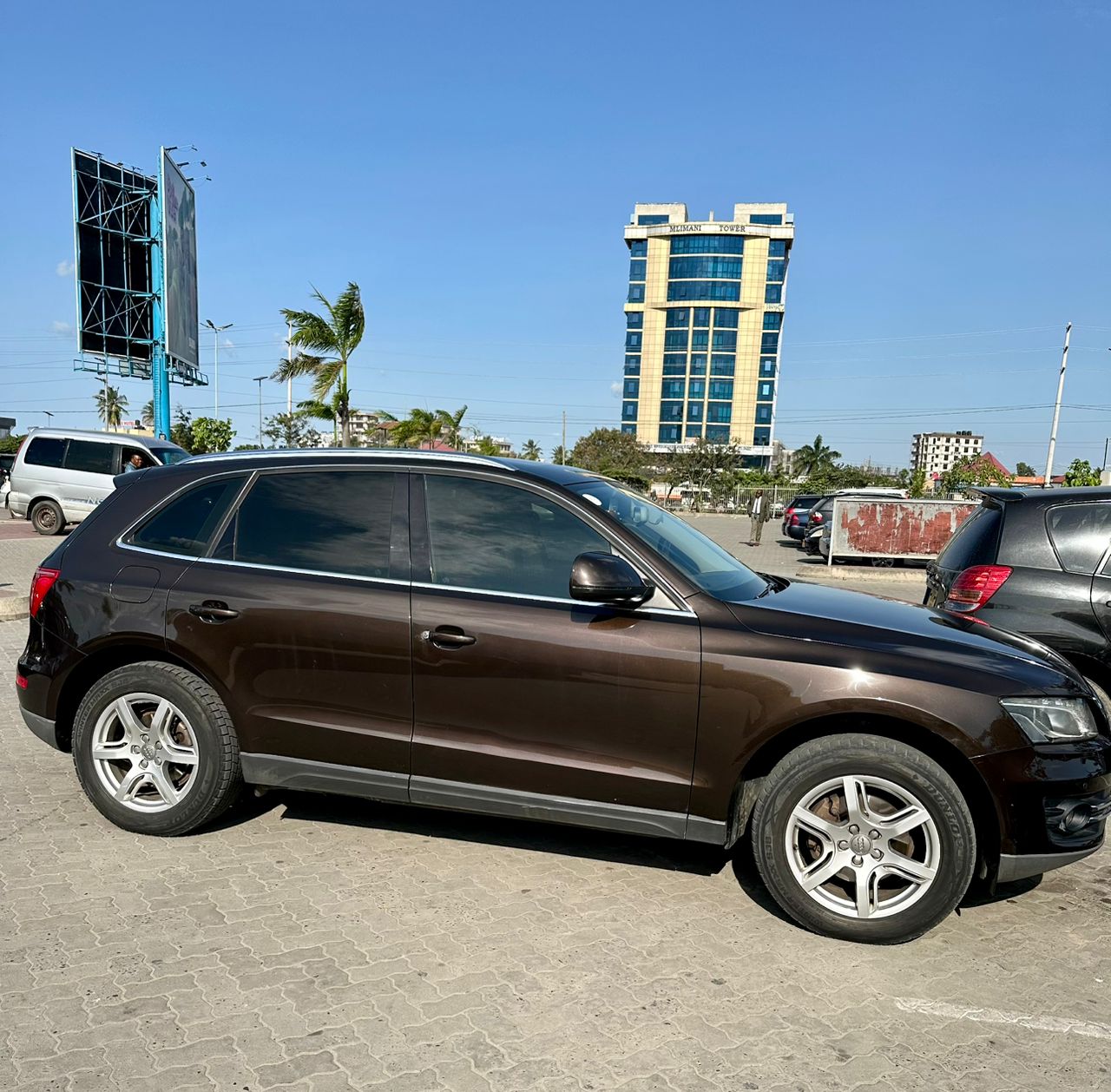 AUDI AG Q5